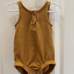 Quincy Mae Waffle Romper 3-6M in Ocre